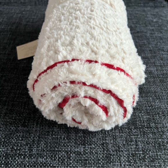 NWT Demdaco Letters to Santa Pocket Blanket, 50x60 - Picture 5 of 5